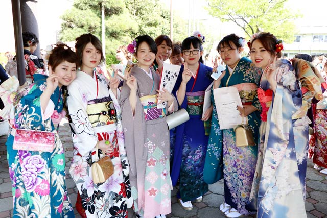 加茂市成人式の新成人