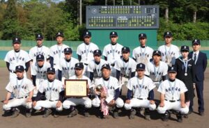 高校野球・38年ぶり北信越出場を決めた三条高校は決勝で敗れるも堂々の準優勝