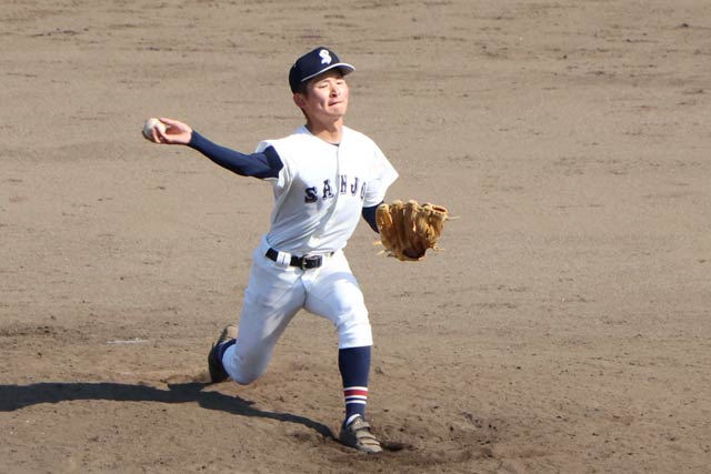 8回裏に登板した2年生エース丸山尊仁