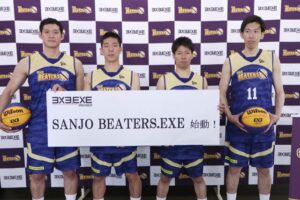 左から松岡選手、キャプテンの南条選手、花野選手、小沼選手