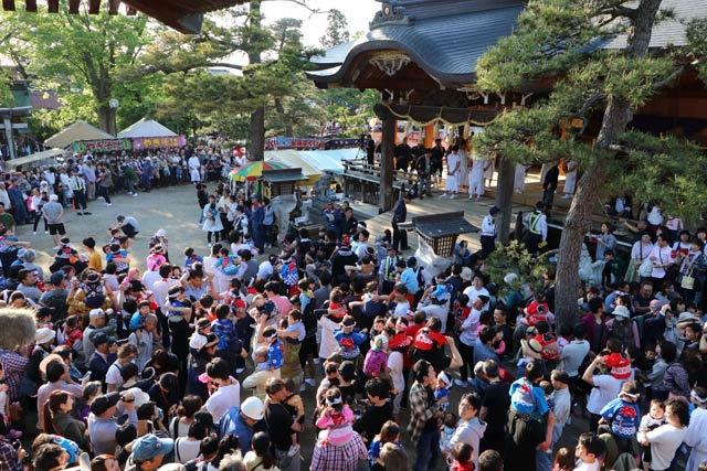 三条祭りの舞い込み