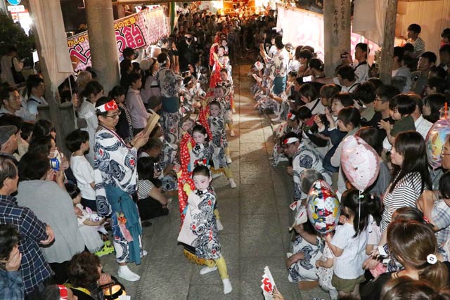 木場小路万灯組が戸隠神社で下座