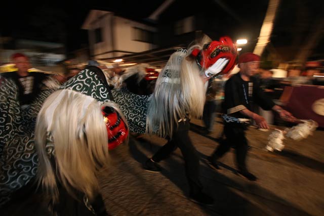 上横町神楽保存会が獅子神楽を奉納