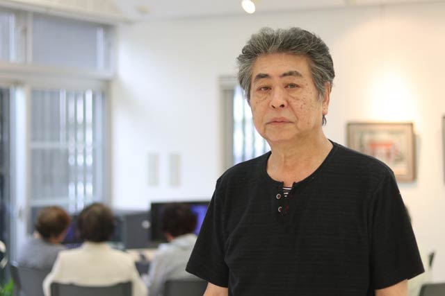 第9回藤井克之墨彩画教室展会場で藤井克之さん