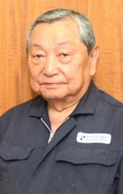 作品解説会の講師を務める山崎金属工業の山崎悦治代表取締役
