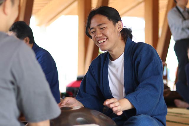 フジロック初出演が決まった久保田さんも一緒に指導