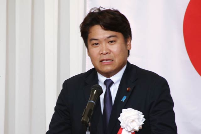 鷲尾氏