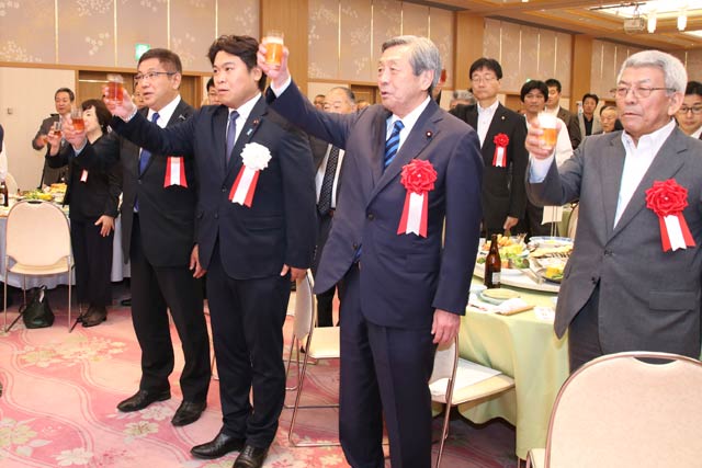 林幹事長代理