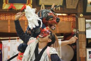 与板郷総鎮守の式内社「都野神社」夏祭りで李崎町が神楽奉納