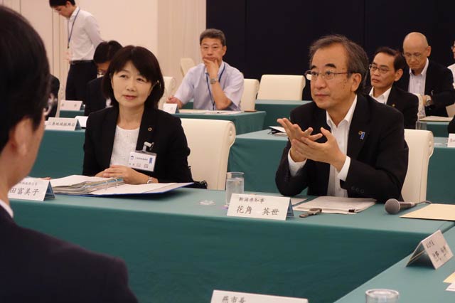 花角知事と山田富美子三条地域振興局長