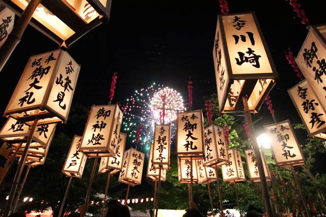 小田楽燈籠と花火