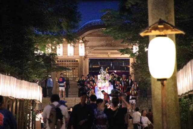 宿下がりで宿へ向かう