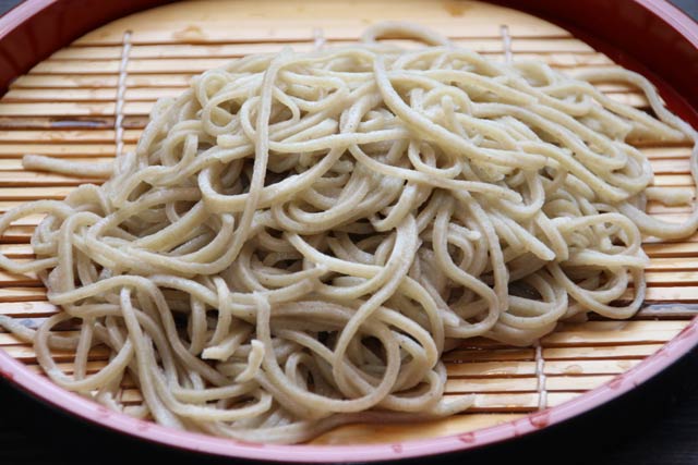 「そば処 山河」が新開発の米粉そば