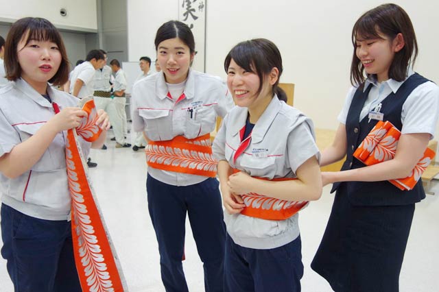 帯の締め方も練習