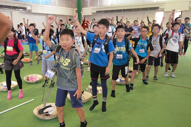 開会式でチクサクコール