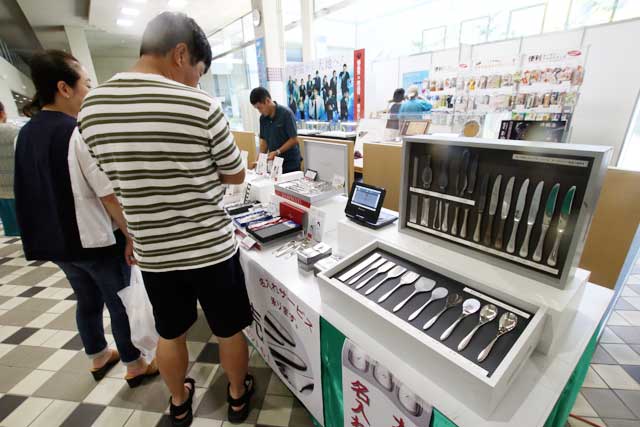 小林工業のカトラリーの無料名入れサービス