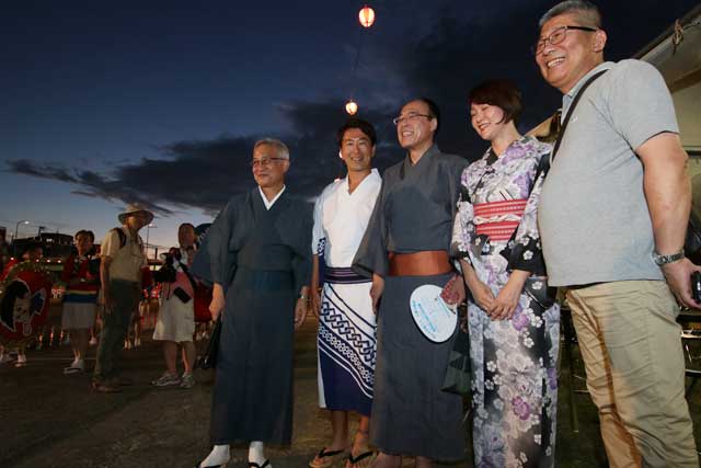 藤田市長を囲んで