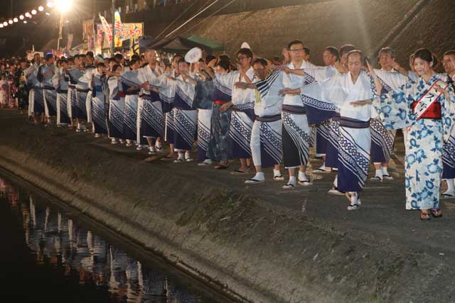 盆踊り