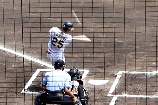 阪神で先頭打者本塁打を放った江越大賀外野手