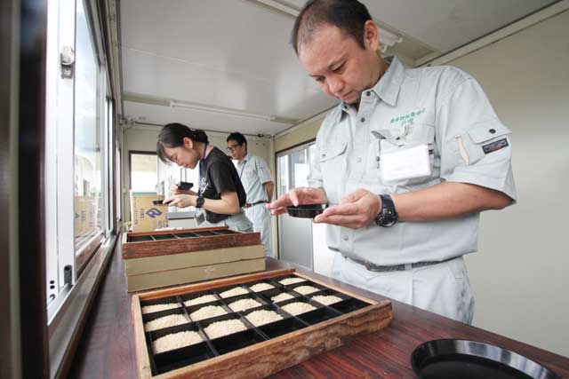 整粒歩合を目視で見極める