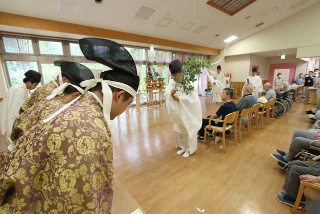弥彦ケアセンターあおぞらで行われた敬老長寿祭