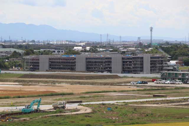 県央基幹病院建設予定地の隣で建設が進む三条看護・医療・歯科衛生専門学校