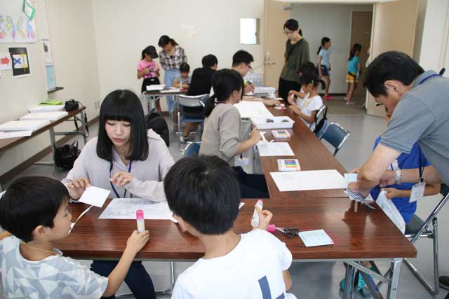 燕・弥彦科学教育センター「一瞬手品いどうくん」