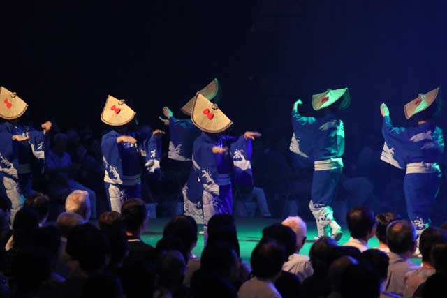 佐渡市・佐渡みどり会の「佐渡おけさ」