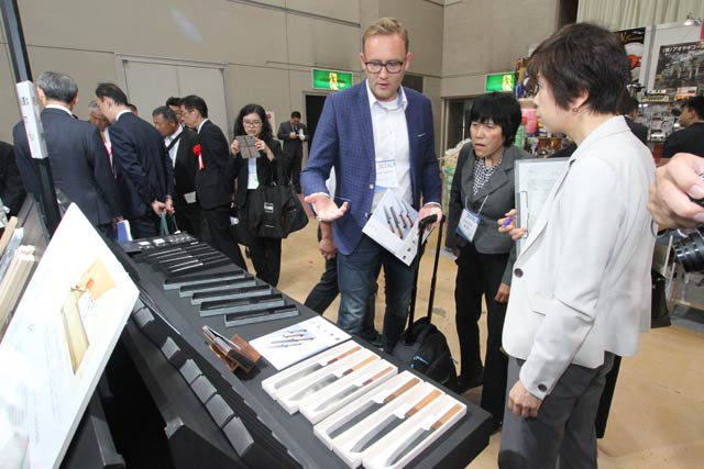 「燕三条トレードショウ 2019」の包丁コーナー