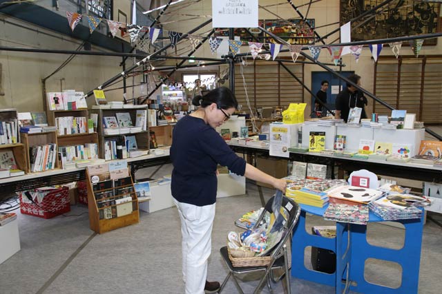 移動本屋BookKnock