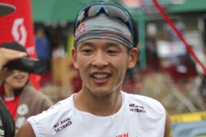 ことしのスカイランナー・ワールド・シリーズ開幕戦となった粟ヶ岳スカイレースでの上田選手