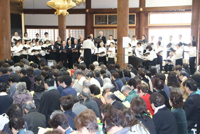 三条別院のお取り越し報恩講が音楽法要で始まる
