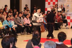 燕市シルバー人材センターのファッションショー「第2回ツバコレ」