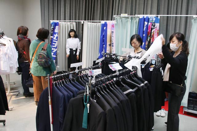 三条商工会議所で開かれている第4回新入学フェス