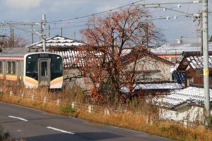 明け方0.2度で県央地域は雪化粧