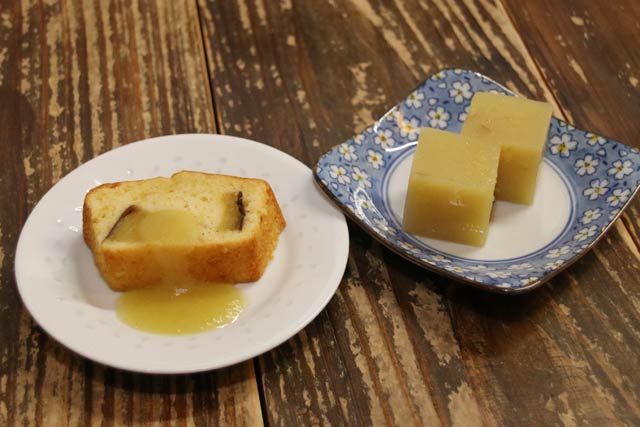左が焼きいもケーキ、右が焼きいもようかん