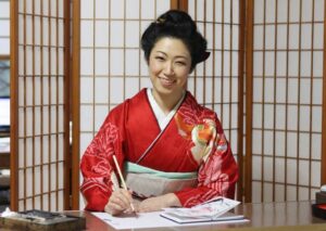 正月三が日に青海神社で新年特別朱印を書く泉田佑子さん