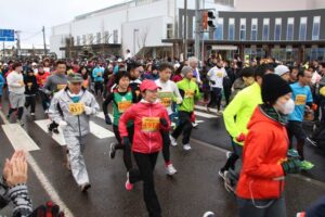 三条市体育文化会館に帰ってきた元旦マラソン大会
