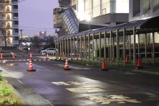 看板の下は通行止めに