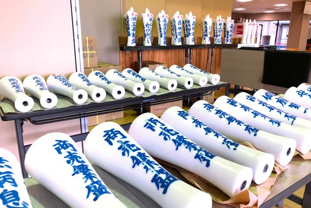 奉納されたろうそく 