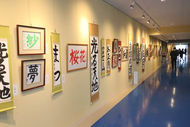 わくわく文化未来塾の子どもたちの作品の展示