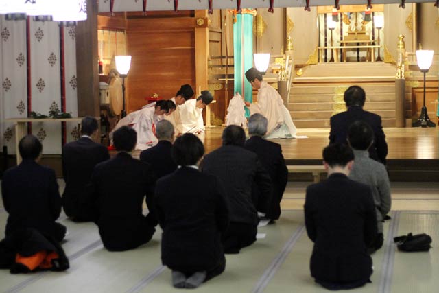弥彦観光協会が弥彦神社で疫病退散祈祷