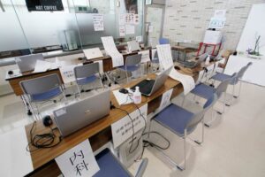 済生会三条病院は全員陰性で外来再開 疑いあれば電話で相談を