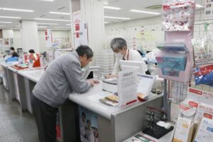 社員が感染した三条郵便局が業務を再開