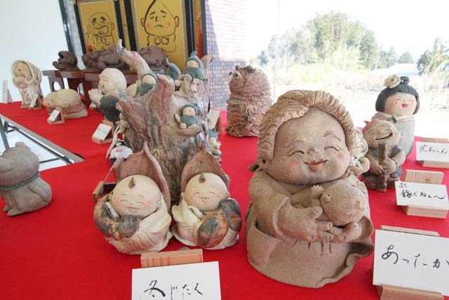 菊盛記念美術館では新藤廣子さんの土人形展
