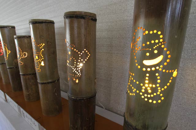 良寛の里美術館では長岡市ご当地キャラクター竹灯籠を展示