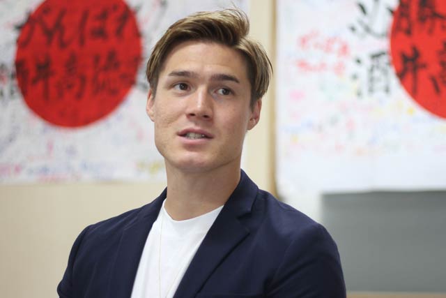 2018年7月6日、サッカーW杯出場決めて三条市長を表敬訪問したときの酒井高徳選手