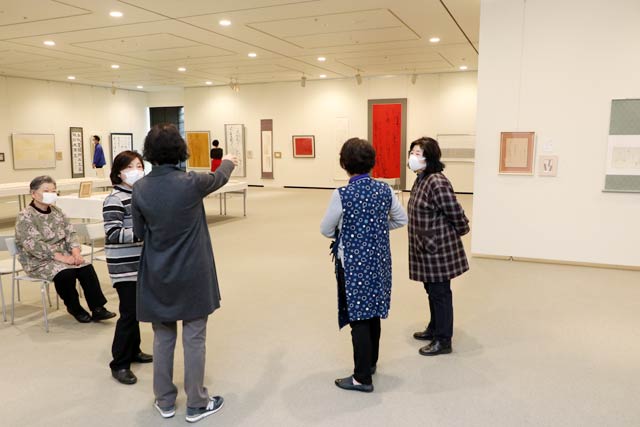開幕前日の展示作業