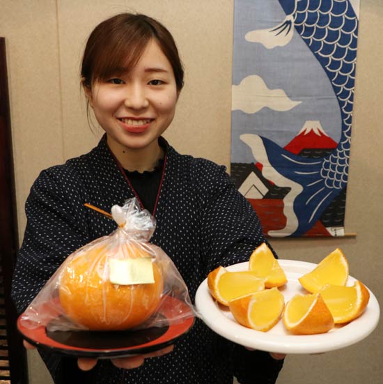 「お菓子処 小冨士屋」が発売した「まるごと甘夏ゼリー」