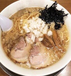 帰省を自粛して県外で暮らす燕市出身の学生へのプレゼント第2弾は背脂ラーメン